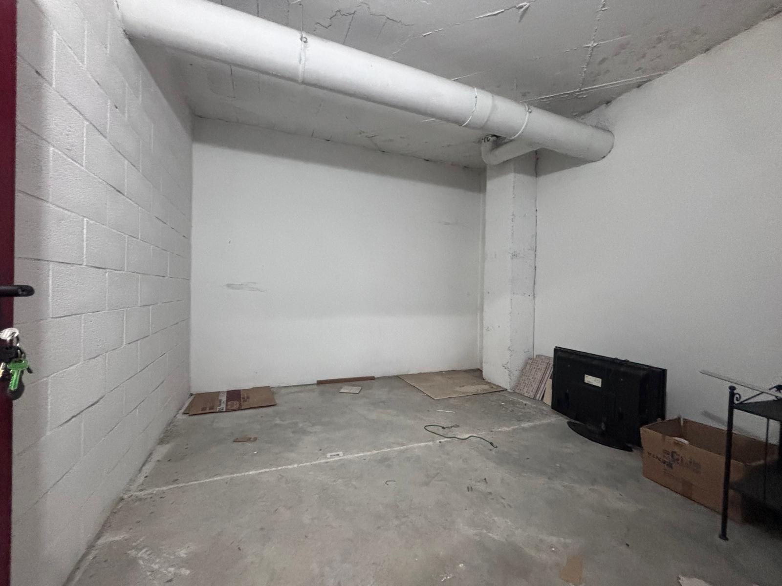 BONITO PISO EN ENTREPARQUES II.  ¡PARA ENTRAR A VIVIR! INCLUYE PLAZA DE PARKING Y AMPLIO TRASTERO EN SUBTERRÁNEO.