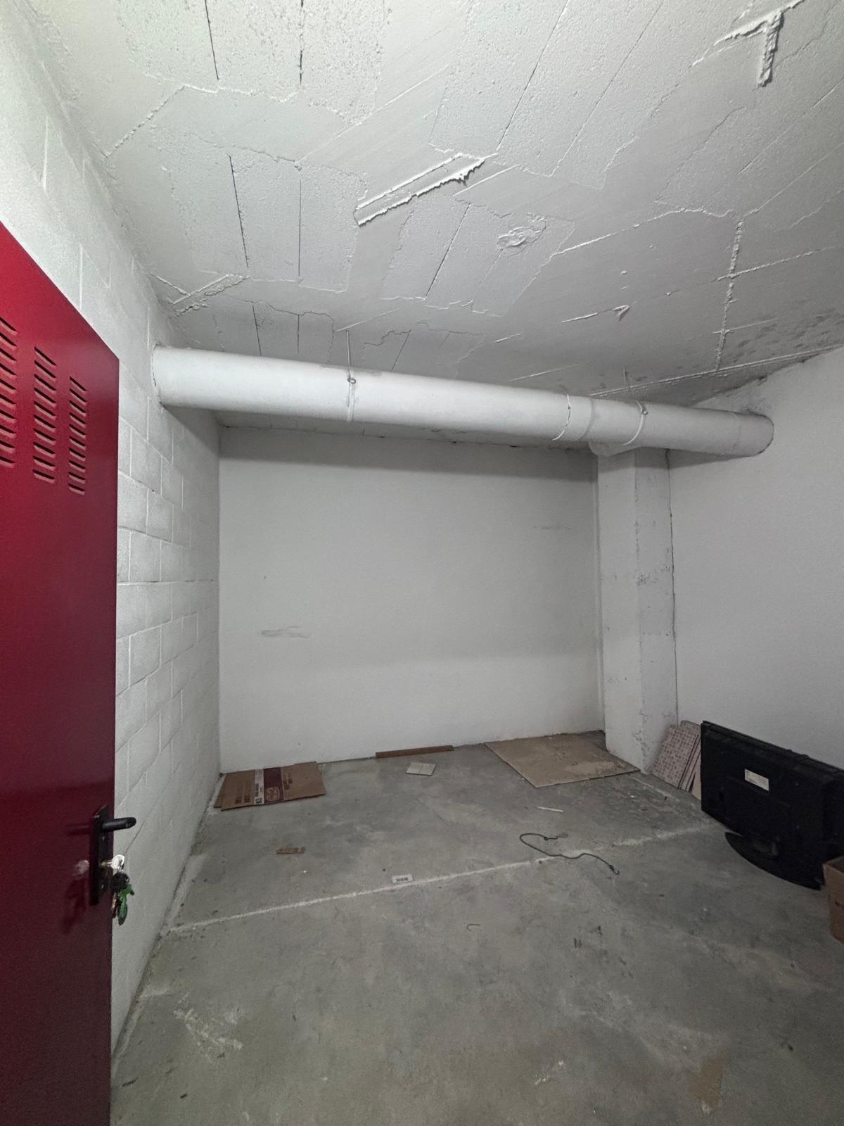 BONITO PISO EN ENTREPARQUES II.  ¡PARA ENTRAR A VIVIR! INCLUYE PLAZA DE PARKING Y AMPLIO TRASTERO EN SUBTERRÁNEO.