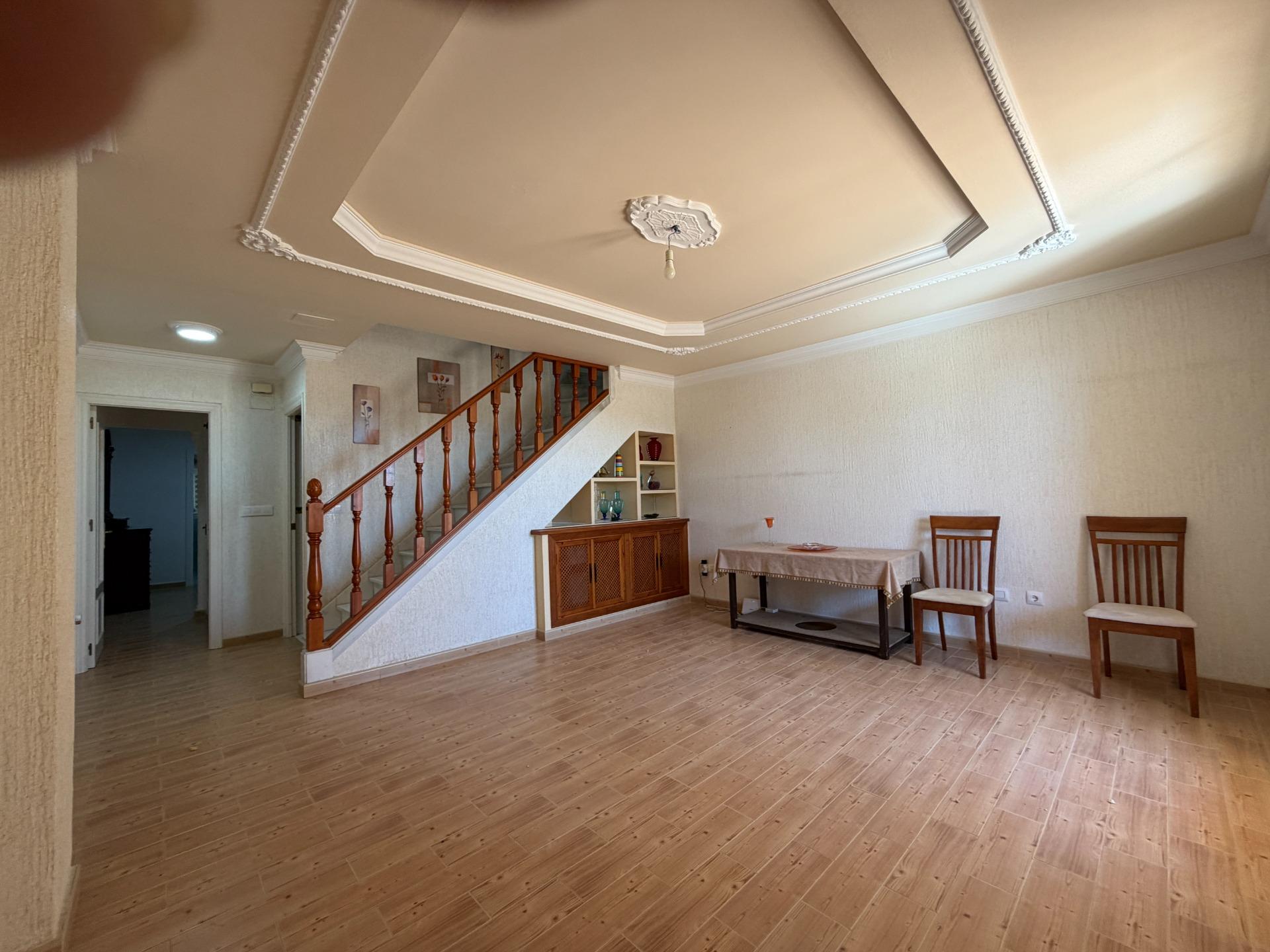 CASA UNIFAMILIAR EN GUADALCACÍN TOTALMENTE REFORMADA