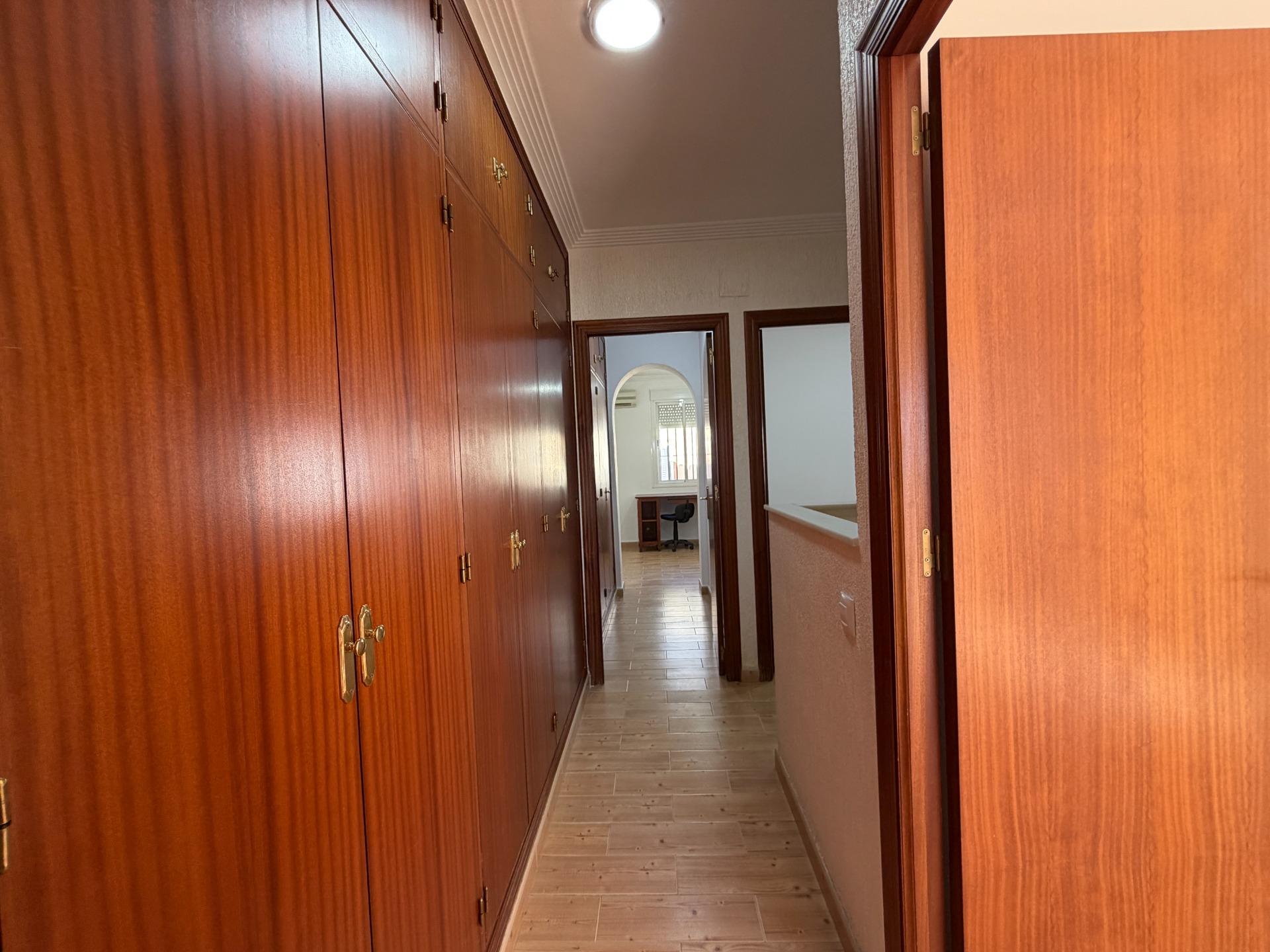 CASA UNIFAMILIAR EN GUADALCACÍN TOTALMENTE REFORMADA