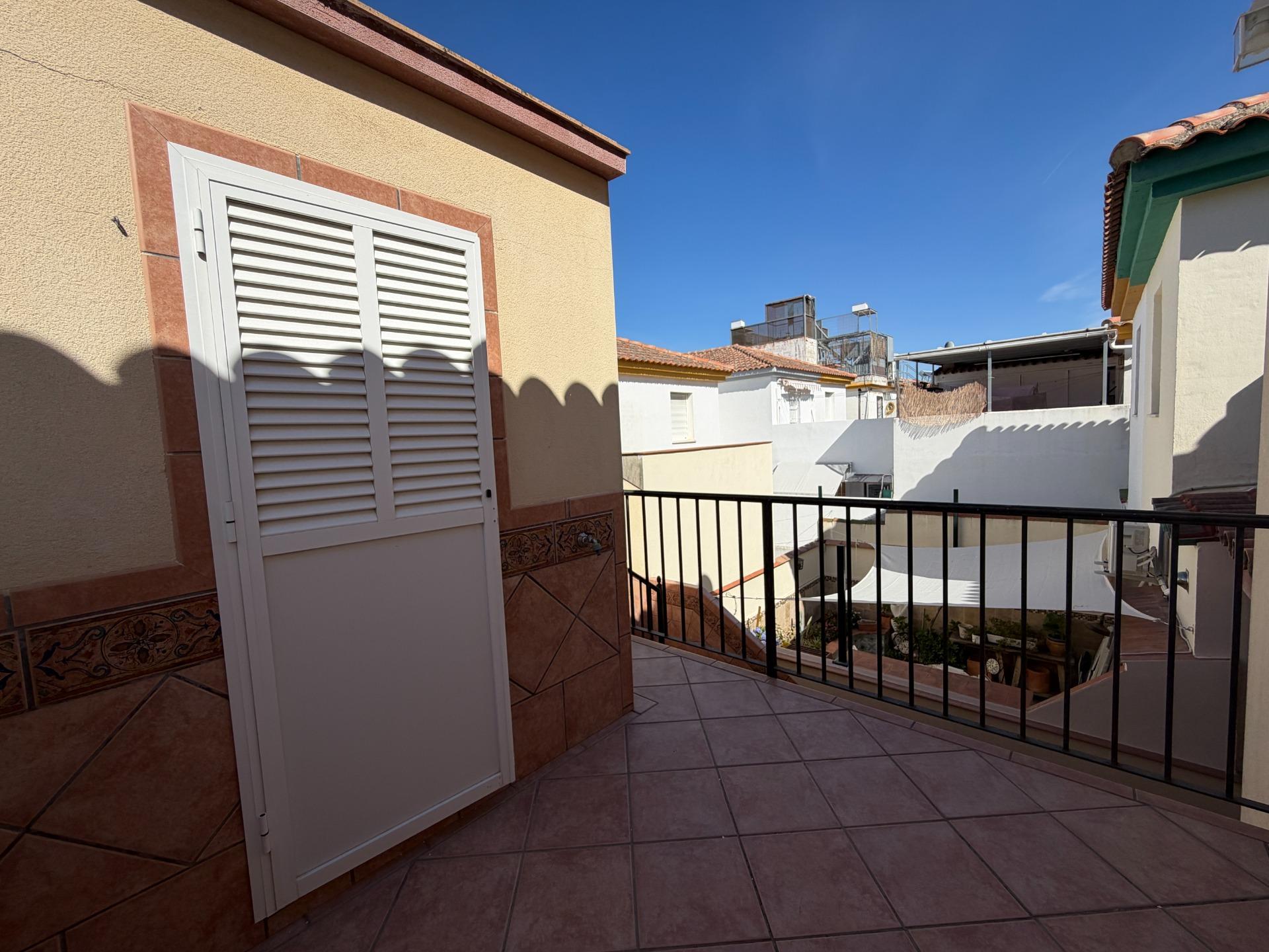 CASA UNIFAMILIAR EN GUADALCACÍN TOTALMENTE REFORMADA