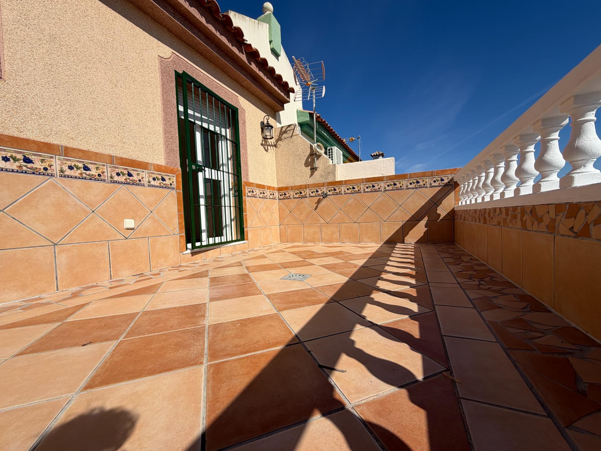 CASA UNIFAMILIAR EN GUADALCACÍN TOTALMENTE REFORMADA