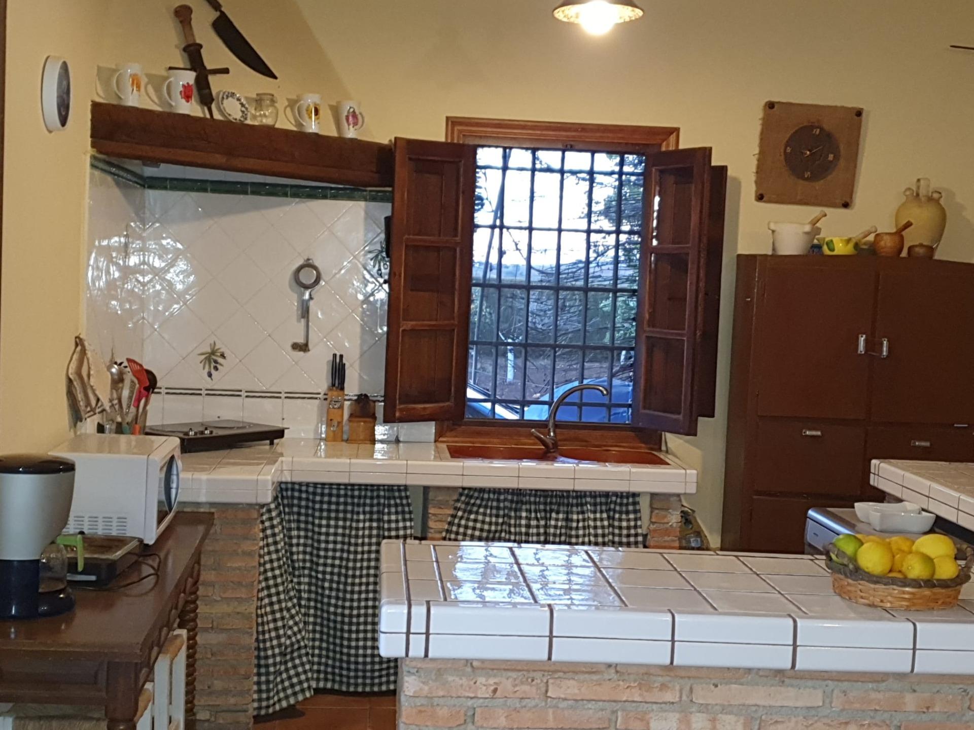 Encantadora Casa con Piscina cerca de puerto serrano - ¡Listo para Entrar a Vivir!