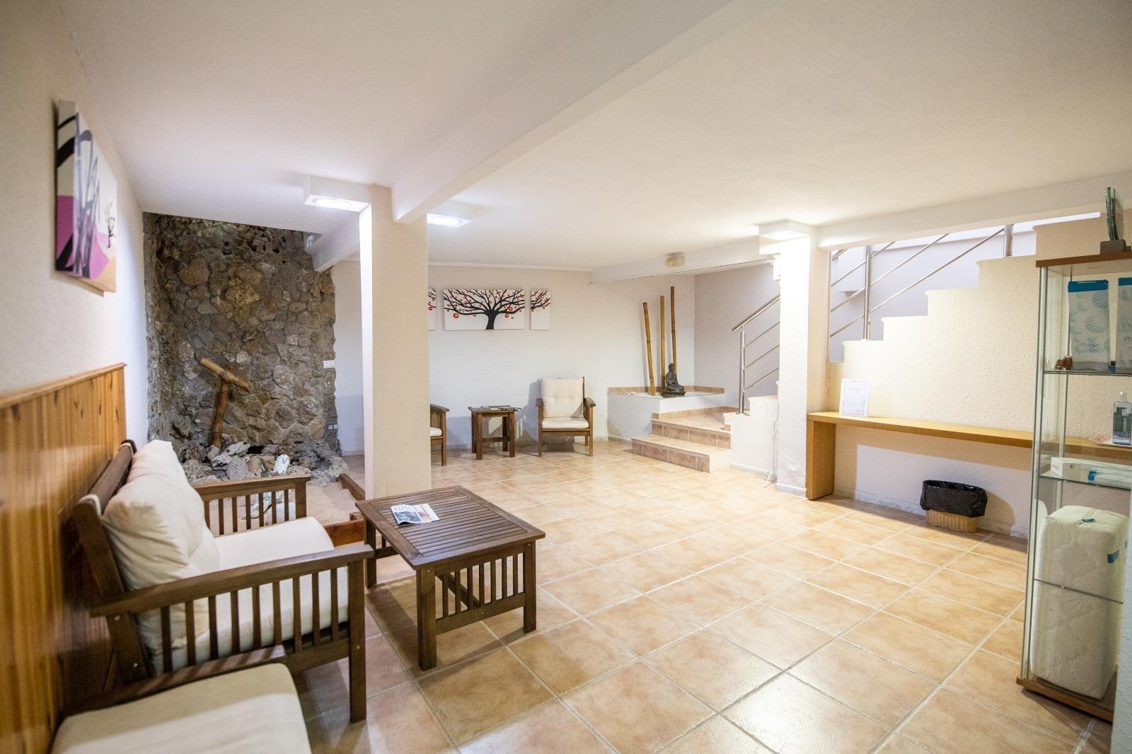 ESPACIO ADAPTABLE IDEAL PARA MULTIPLES PROYECTOS EN BARRIADA ESPAÑA