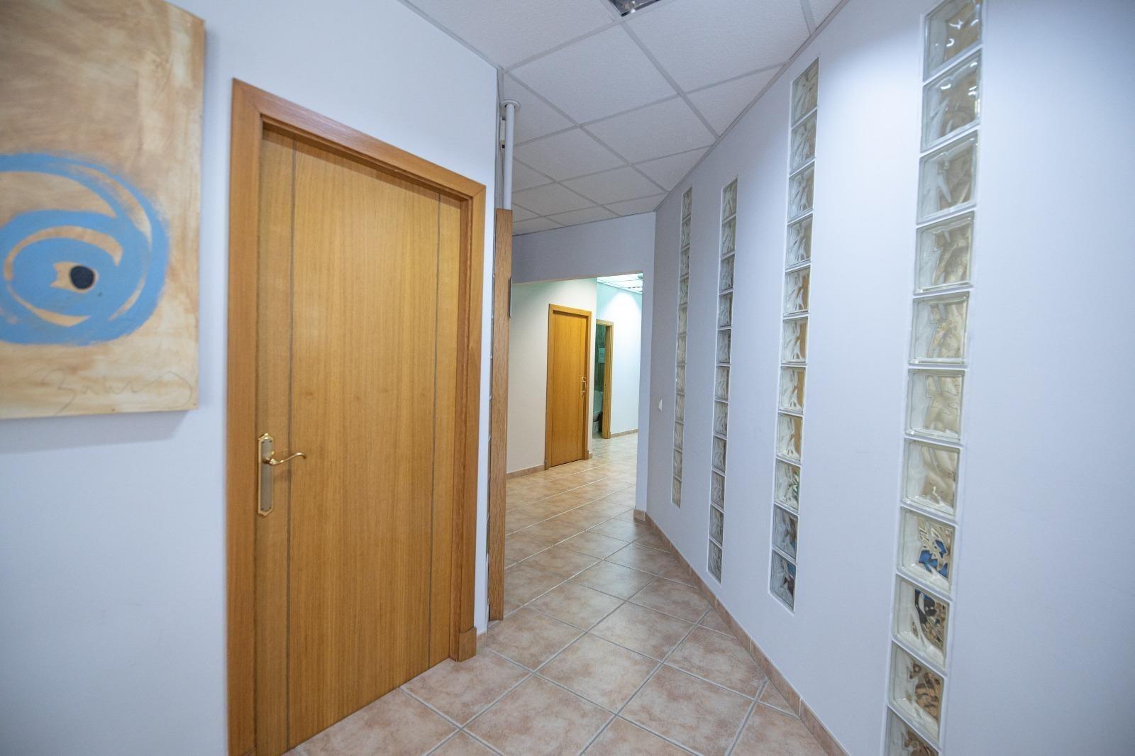 ESPACIO ADAPTABLE IDEAL PARA MULTIPLES PROYECTOS EN BARRIADA ESPAÑA