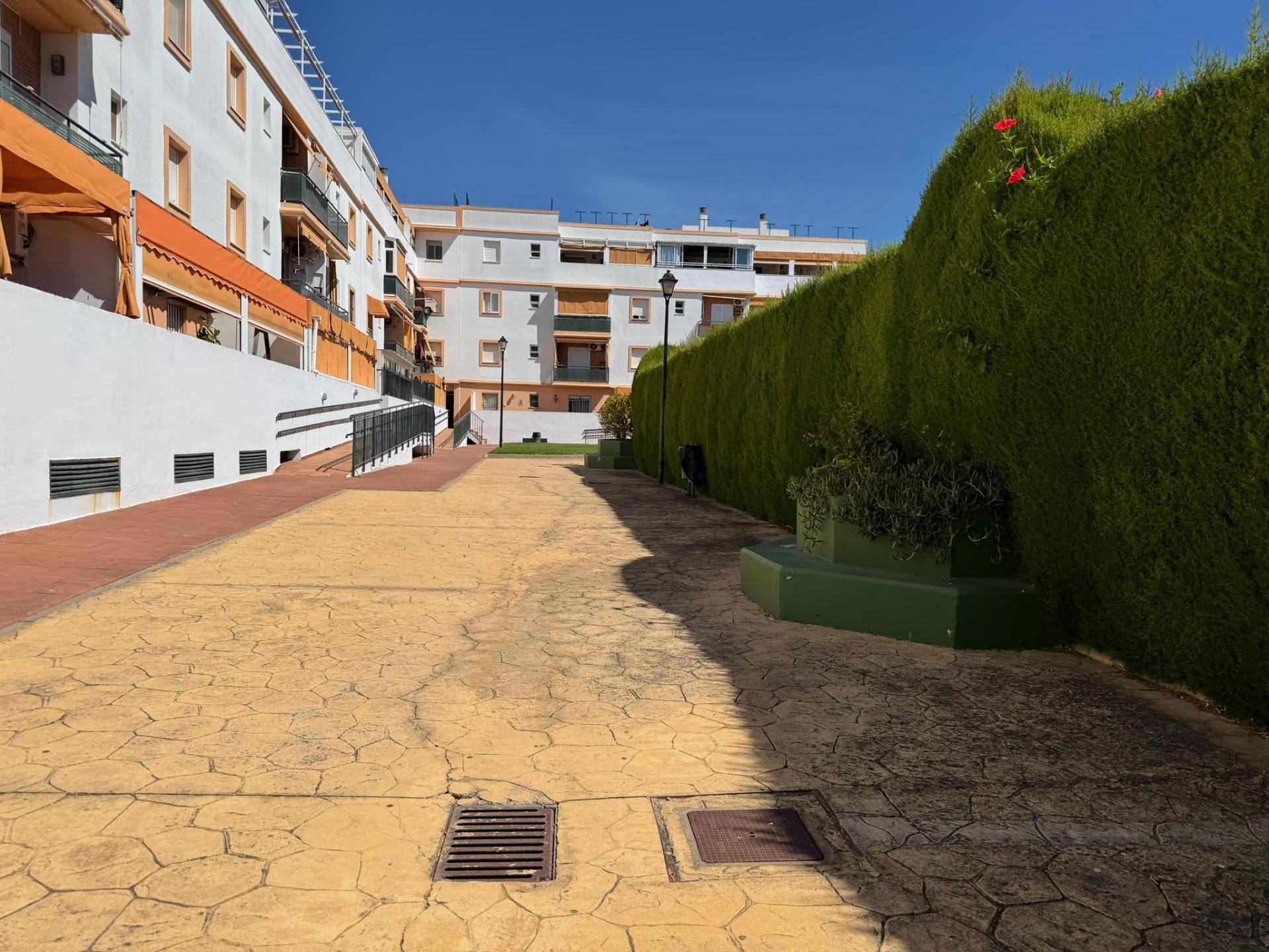 PISO EN PUERTAS DEL SUR CON PISCINA Y GARAJE